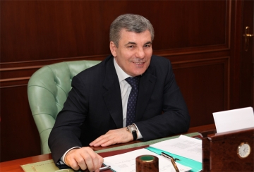ПРЕЗИДЕНТ АСЛАН БЖАНИЯ НАГРАДИЛ АРСЕНА КАНОКОВА ОРДЕНОМ "АХЬДЗ-АПША" III СТЕПЕНИ