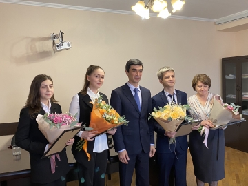 ДАРЬЯ СИТНИКОВА ВЫШЛА В ПОЛУФИНАЛ ТЕЛЕВИЗИОННОЙ ОЛИМПИАДЫ "УМНИКИ И УМНИЦЫ"