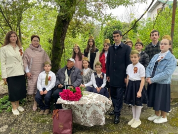 ИНАЛ ГАБЛИА ПОЗДРАВИЛ С ДНЕМ ПОБЕДЫ ВЕТЕРАНА ВЕЛИКОЙ ОТЕЧЕСТВЕННОЙ ВОЙНЫ ГРИГОРИЯ ШАРОВА